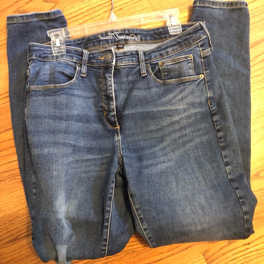 Universal Threads Women's Distressed Skinny Blue Jeans Size 33